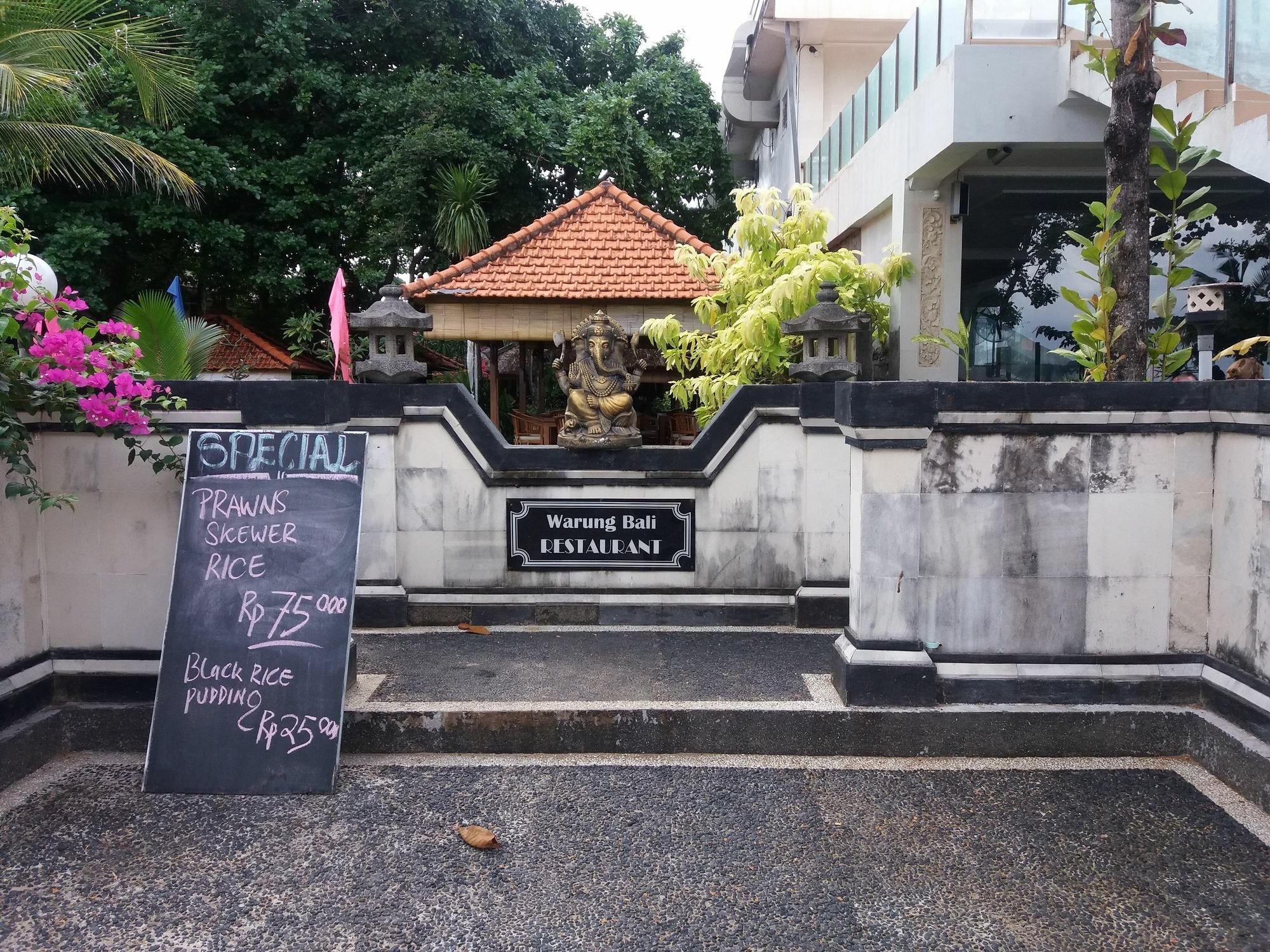 The Sari Beach Legian Exterior foto